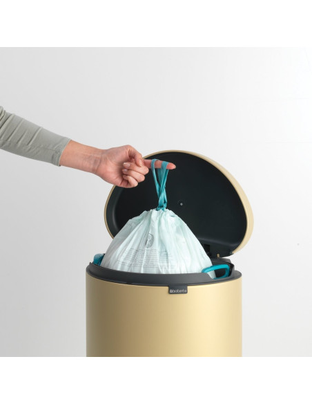 BRABANTIA 119583 Flatback Space Saving Pedal Bin Silent, 30 litara, kanta za otpad, mineral golden beach