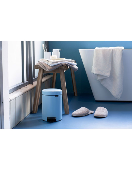 BRABANTIA 202582 Pedal Bin Newicon, 3 litre, kanta za otpad, dreamy blue